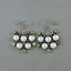 Pendants d'oreilles, péridots et perles d'eau douce, B6599-1