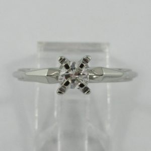 Bague un diamant, 18K blanc, B6761-1
