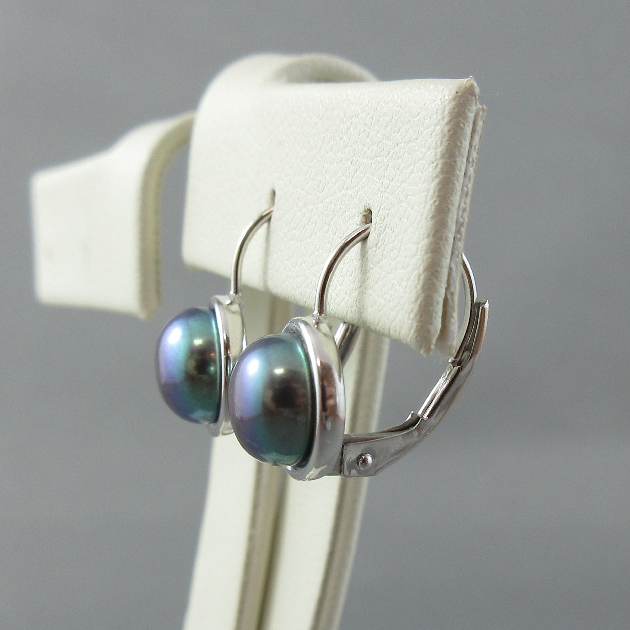 Black freshwater pearls, 14K white gold lever back earrings - La Boîte ...