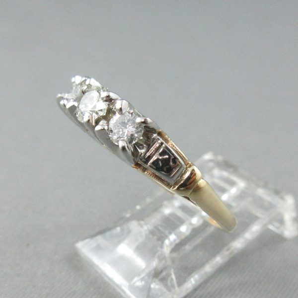 3 diamonds, 14K gold ring - Image 2