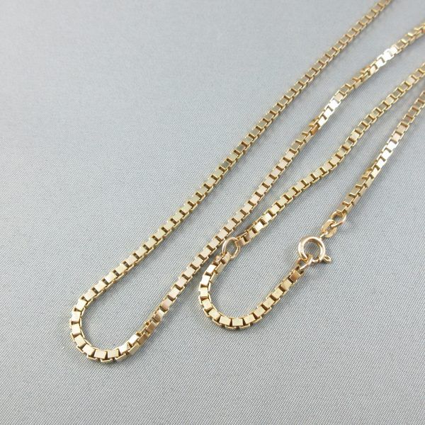 10K yellow gold box chain