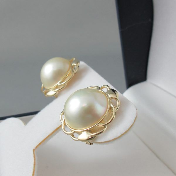 Mabe pearl, 14K yellow gold earrings - Image 2