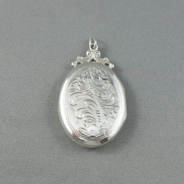 Pendentif médaillon loquet, argent