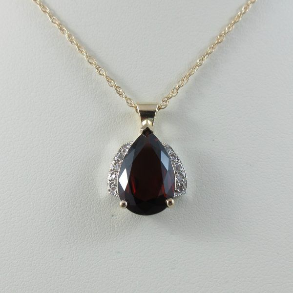 Garnet and diamonds, 10K gold pendant - Image 5