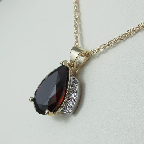 Garnet and diamonds, 10K gold pendant - Image 6