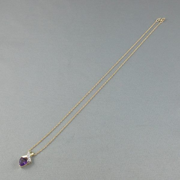 Amethysts and diamonds pendant, earrings and chain, 10K gold - Image 3