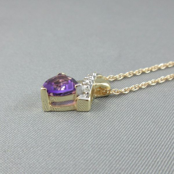 Amethysts and diamonds pendant, earrings and chain, 10K gold - Image 5