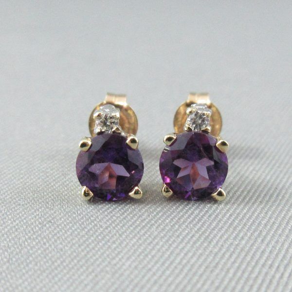 Boucles d'oreilles, améthystes et diamants, 10K