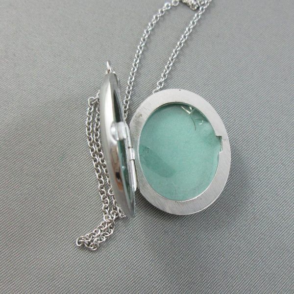 Silver locket pendant and chain - Image 7