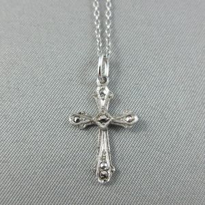 Croix et chaîne, argent