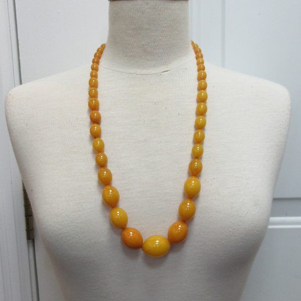 Collier, ambres d'imitation