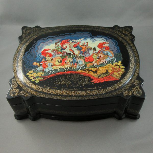 Boîte russe, laquée noir – Image 2