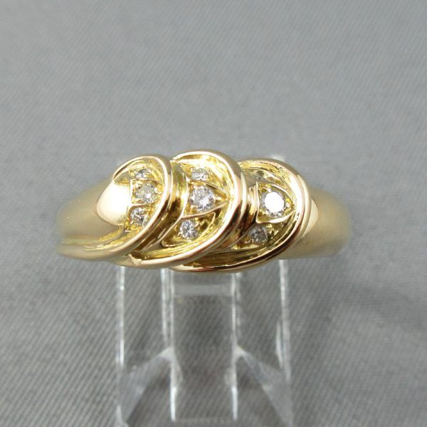 Bague, 9 diamants, 18K jaune
