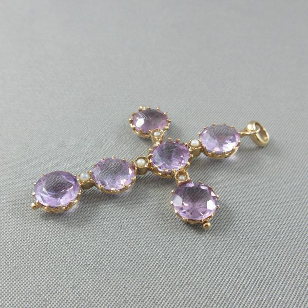 Croix, améthystes et perles fines, 18K jaune – Image 2