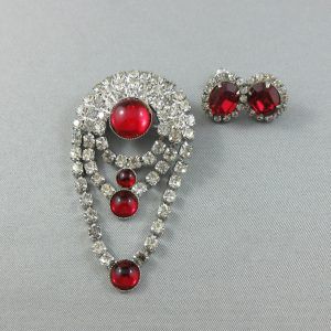 White and red glass brooch and earrings