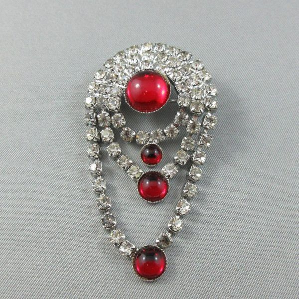 White and red glass brooch and earrings - Image 2