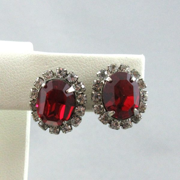 White and red glass brooch and earrings - Image 5
