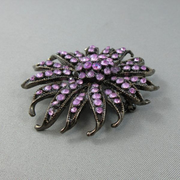 Broche, verroteries mauves – Image 2