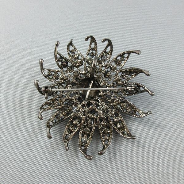Broche, verroteries mauves – Image 3