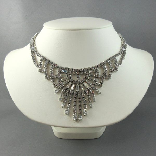 Necklace, bracelet and brooch, white glass - Image 2