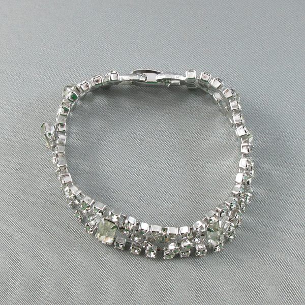 Necklace, bracelet and brooch, white glass - Image 5