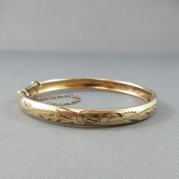 2 baby bracelets and cross with chain - Image 5