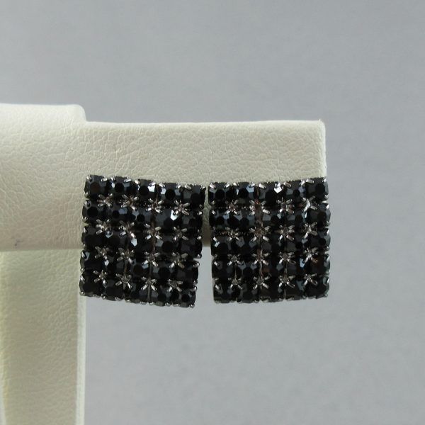 6 stud earrings - Image 5